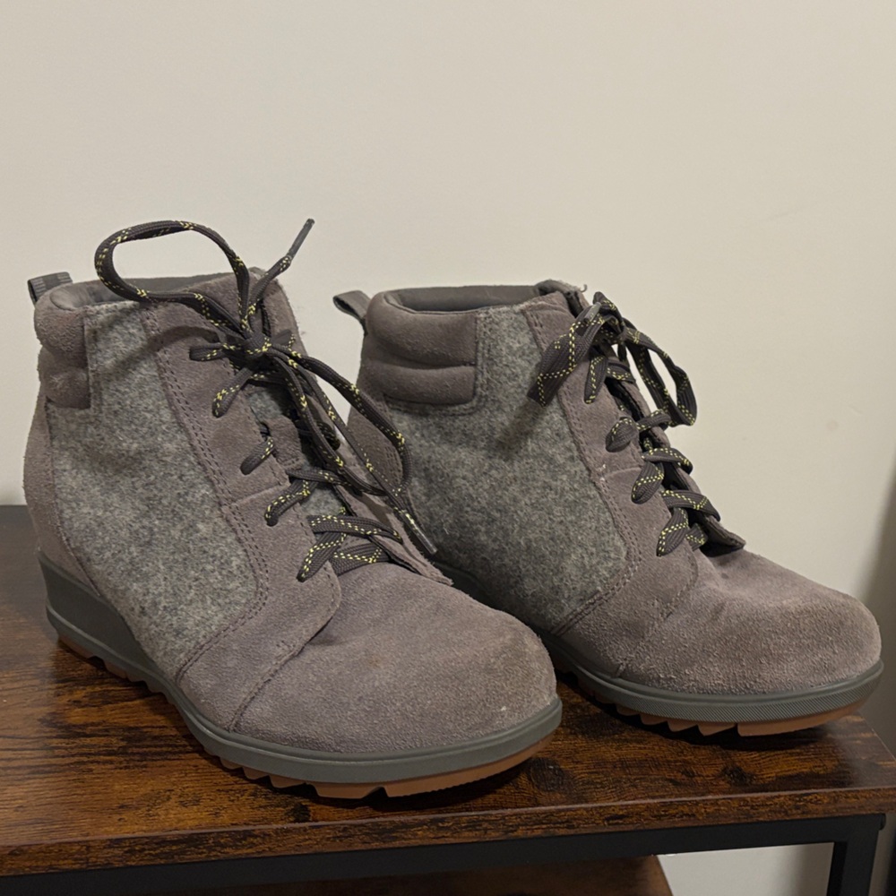 Sorel Evie Ankle Lace Boots